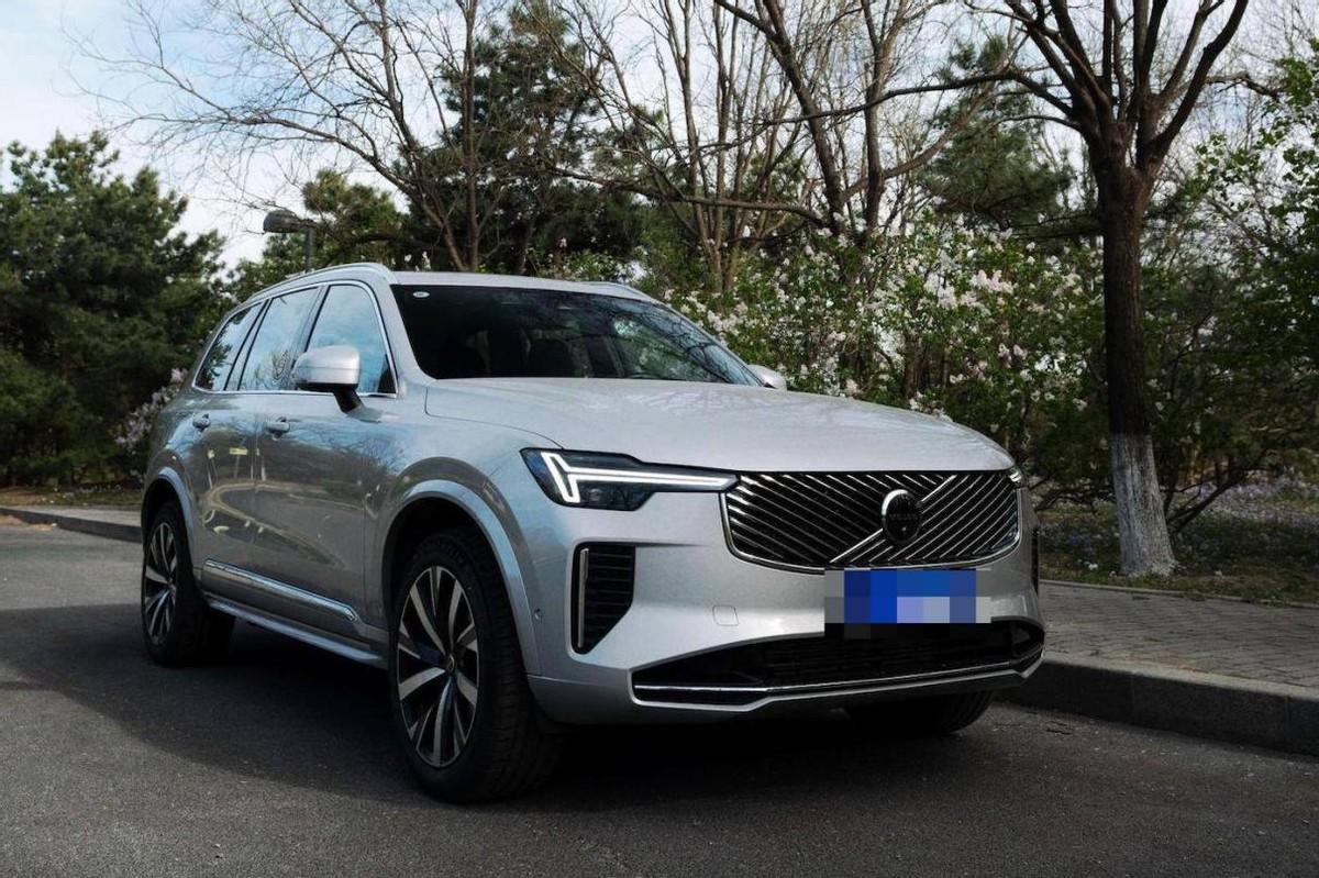 沃尔沃全新XC90首批车主口碑来了。

我应该算是沃尔沃全新XC90的第一批车主
