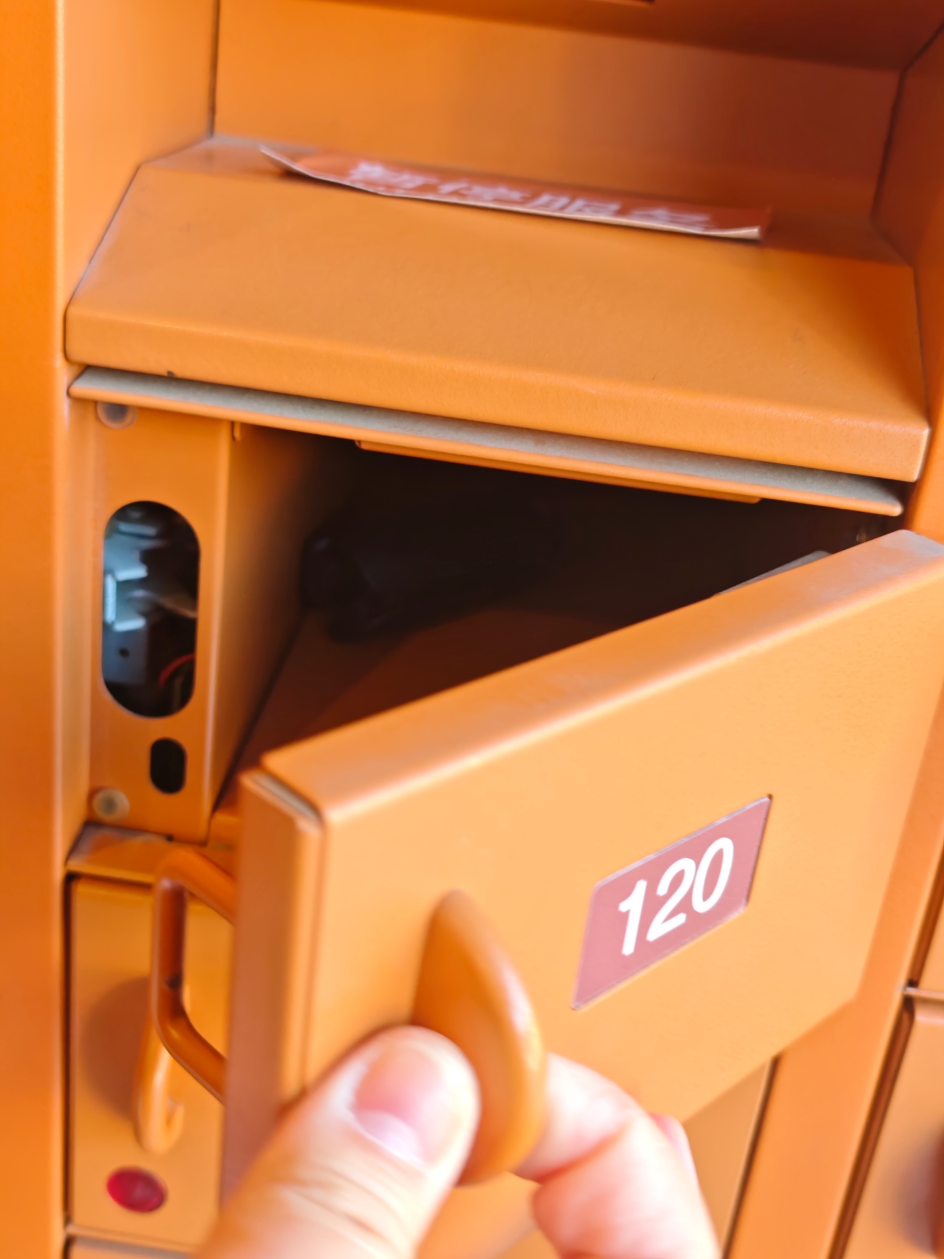 迪士尼连大疆pocket3那个小支架都带不进去，去玩带大疆有全能包的注意了 上海