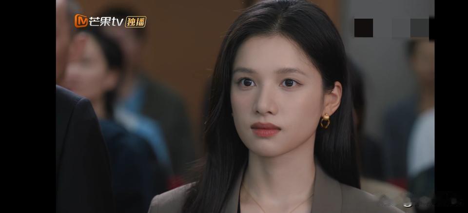 全剧结局最圆满的是陈异和苗靖，最让人不舒服的是苗靖她妈。

《野狗骨头》剧中，苗