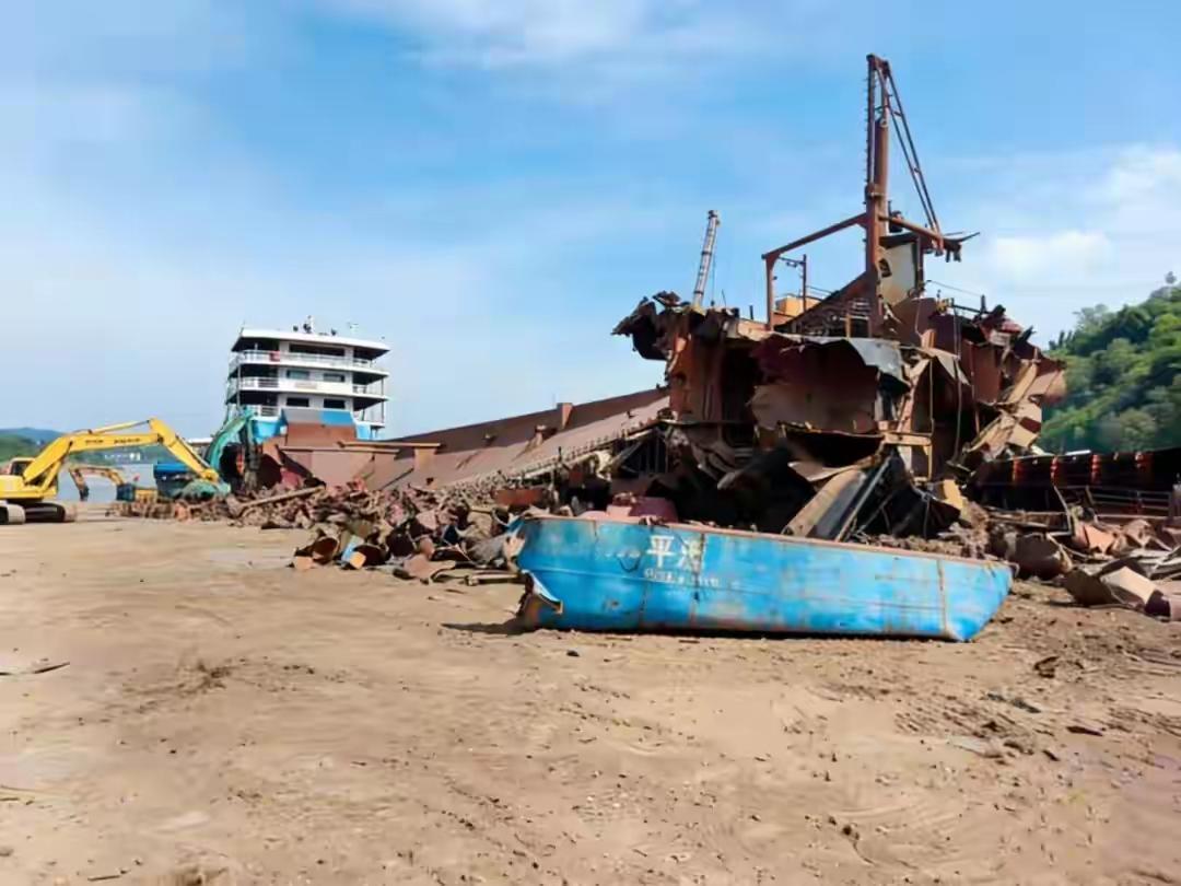 【泸州开启“绿色航运”新篇章：36艘老旧船舶退役，补贴超6200万元，背后隐藏的