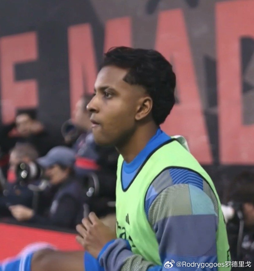 罗德里戈开始热身！巴列卡诺vs皇马西甲 ​​​