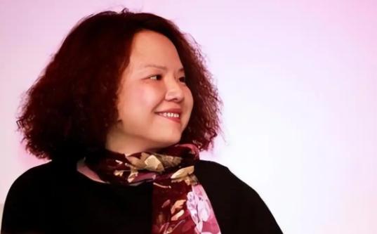 2018年5月，何巧女旗下的东方园林计划发行10亿元公司债，最终却仅募得5000