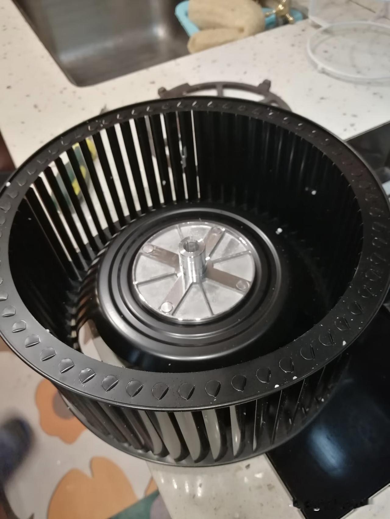 蒸汽洗？别逗了
那个油垢连火碱都得使劲泡，高温蒸汽能洗干净吗？

还是那句话:买