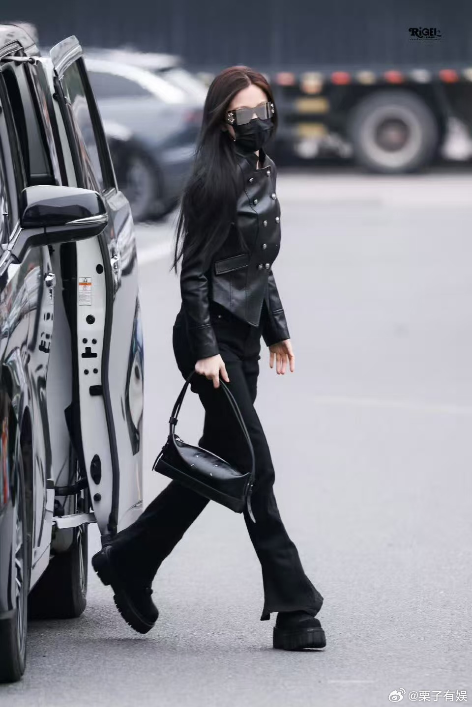 虞书欣皮衣辣妹虞书欣机车风造型虞书欣皮衣辣妹，好看，