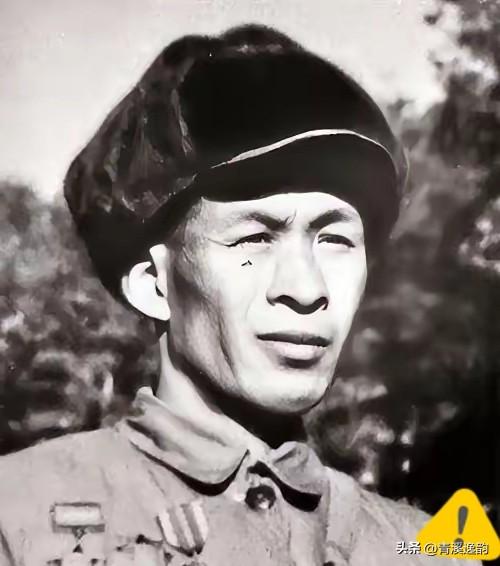 “侦察英雄”—张兰亭，被老美写进教材的“反面典型” 竟然因为打仗太损太狠。
 