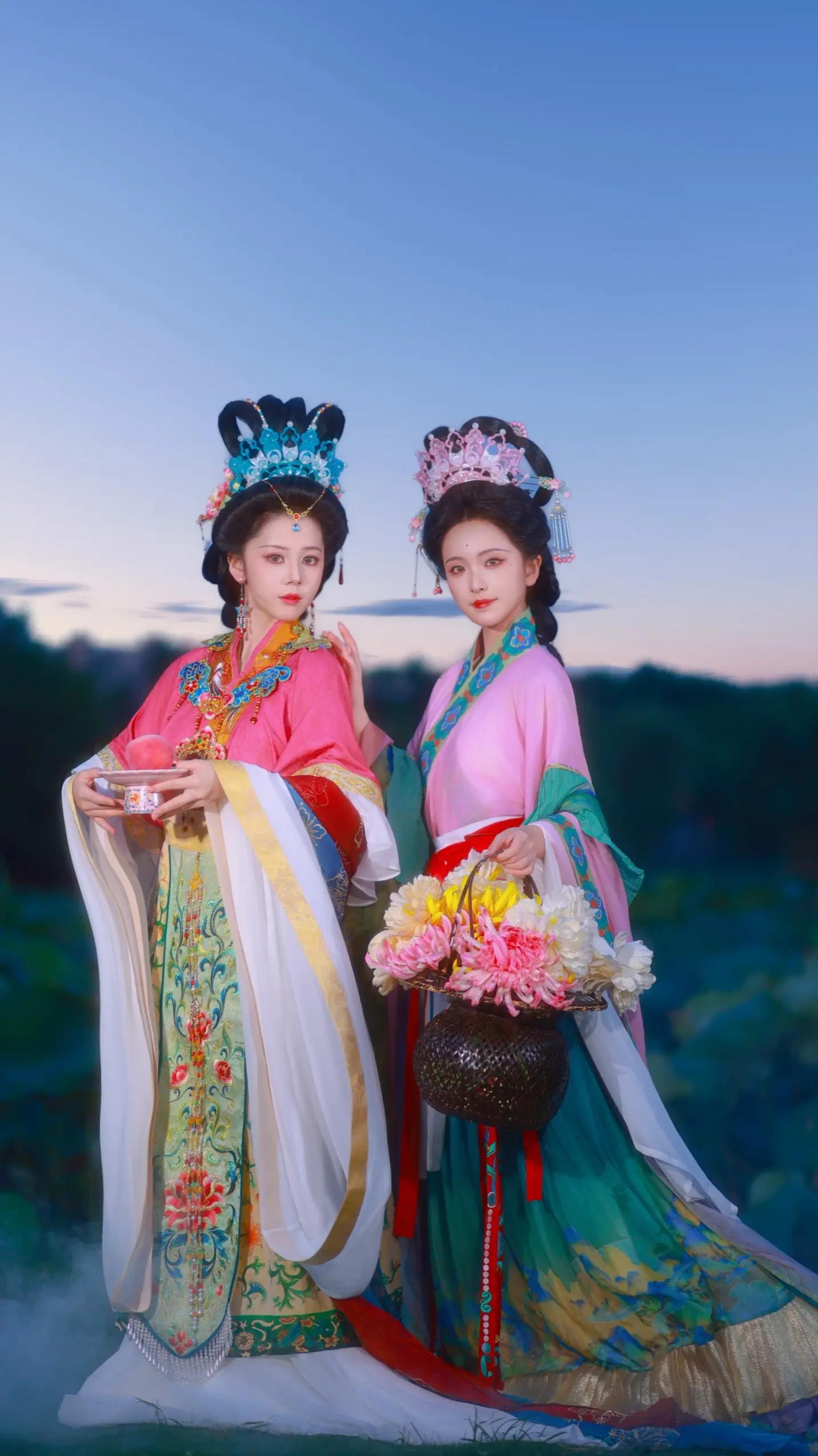 台风天拍到真仙女啦。  在武汉园博园带学生拍的一组 超级适合中秋 太有氛围啦