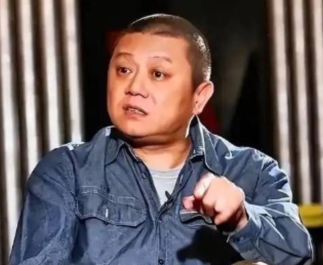 突然发现解放台湾省的建议，王朔的思路太妙了！他曾说，收复台湾不需要打仗，先宣布台