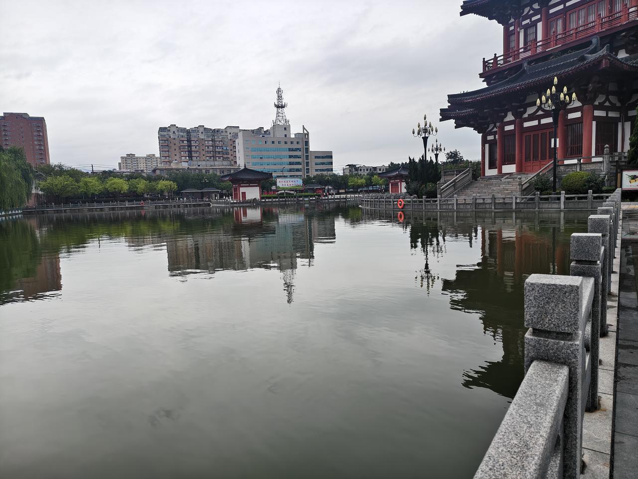 真是没有想到，昨晚运城市盐湖区一场大雨过后， 今早运城市的西花园可以说是“水上乐