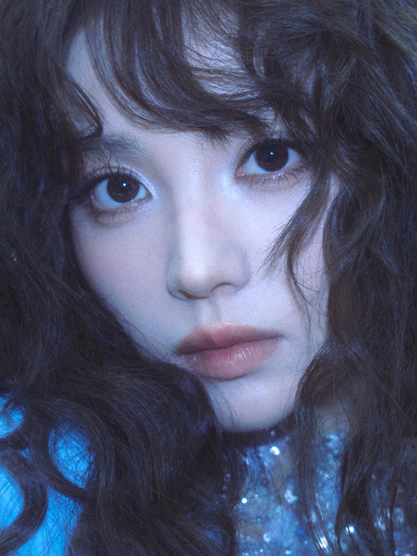 田曦薇好一朵蓝色妖姬宝宝我爱你...！真的美爆了好吗🥰 