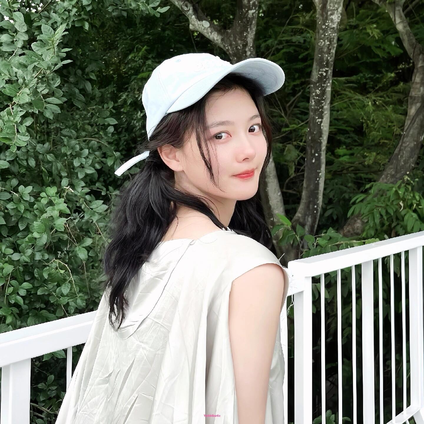 -𝐒𝐇𝐀𝐑𝐄｜金裕贞头像背景图搭配 ⸝⸝🐈꙳🎨◟🍂。 