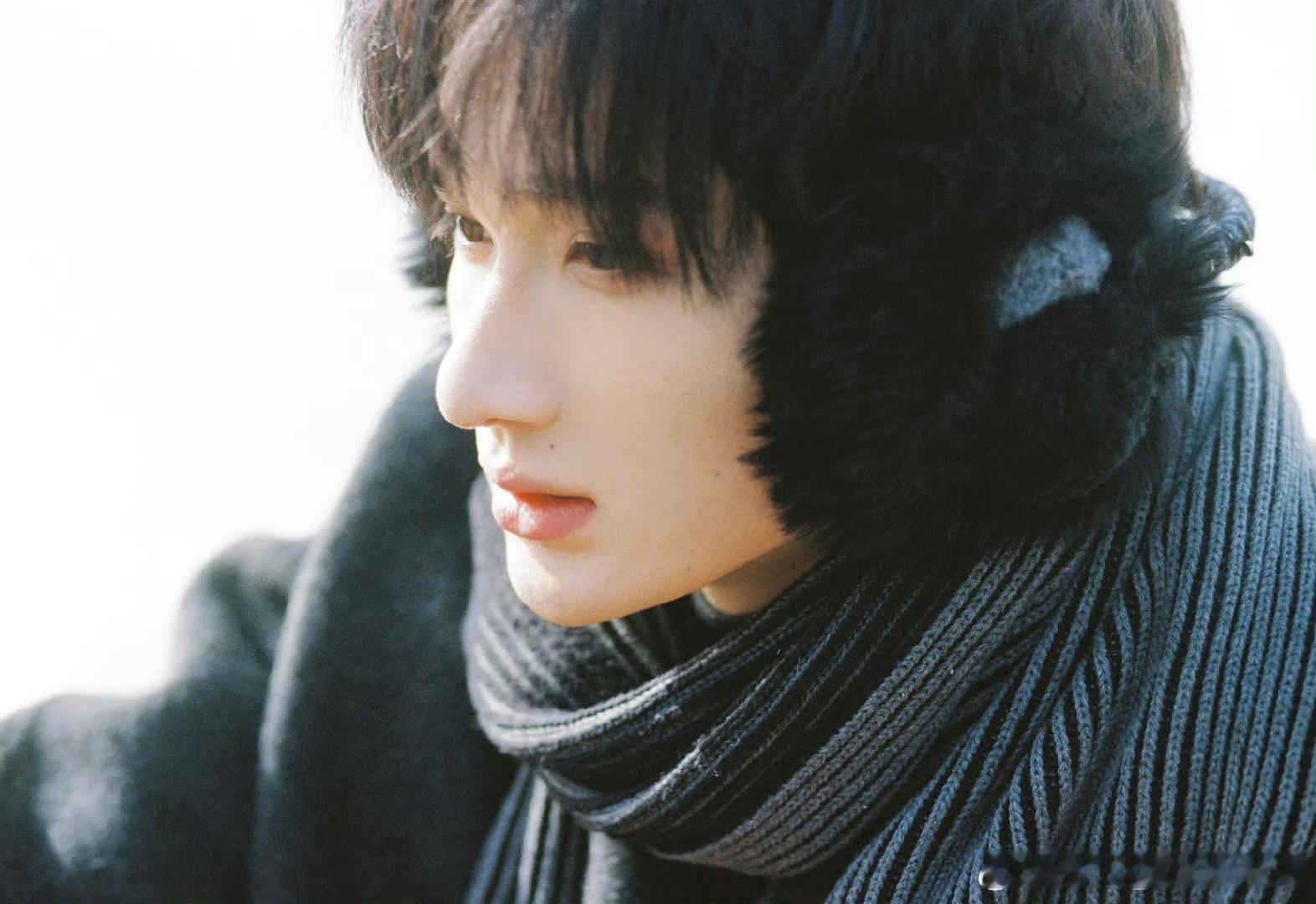 余宇涵钟辰乐同担相认两人意外同担相认，同为库里忠实粉丝，热爱篮球，追星经历高度重