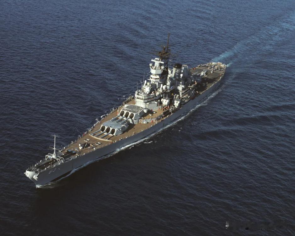 1986 年 7 月 25 日，美海军密苏里号战列舰（BB-63）正在航行
#军