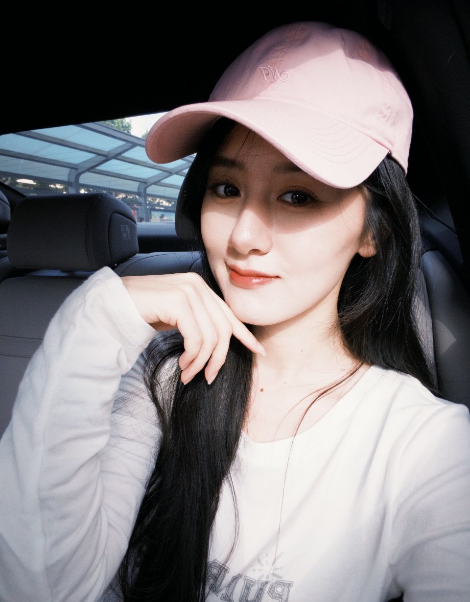袁冰妍 袁冰妍 每个人都有爱美的权利，所以我爱你。