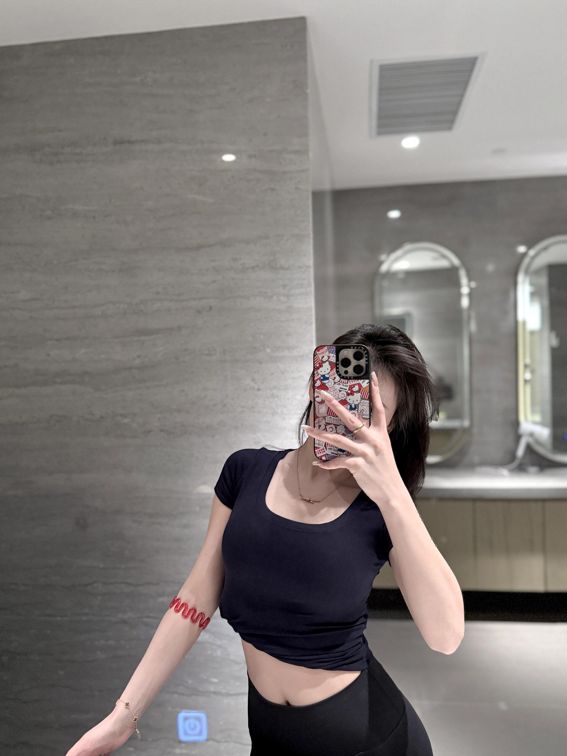 简单的事情每天做 它就会变得不简单最近很喜欢的一句话“比起好看 更喜欢自己充满生