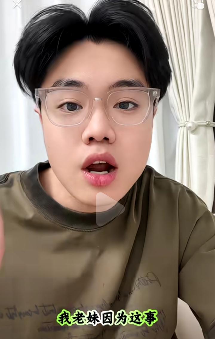 王梓嘉透露，王亮大年三十发飙，吓坏全家人，有三件事依然历历在目。

大家都知道王