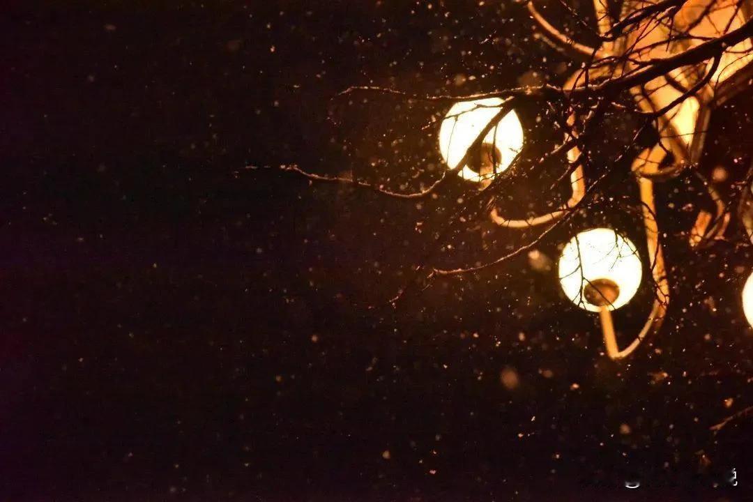 下联：冬来雪点灯
求横批？