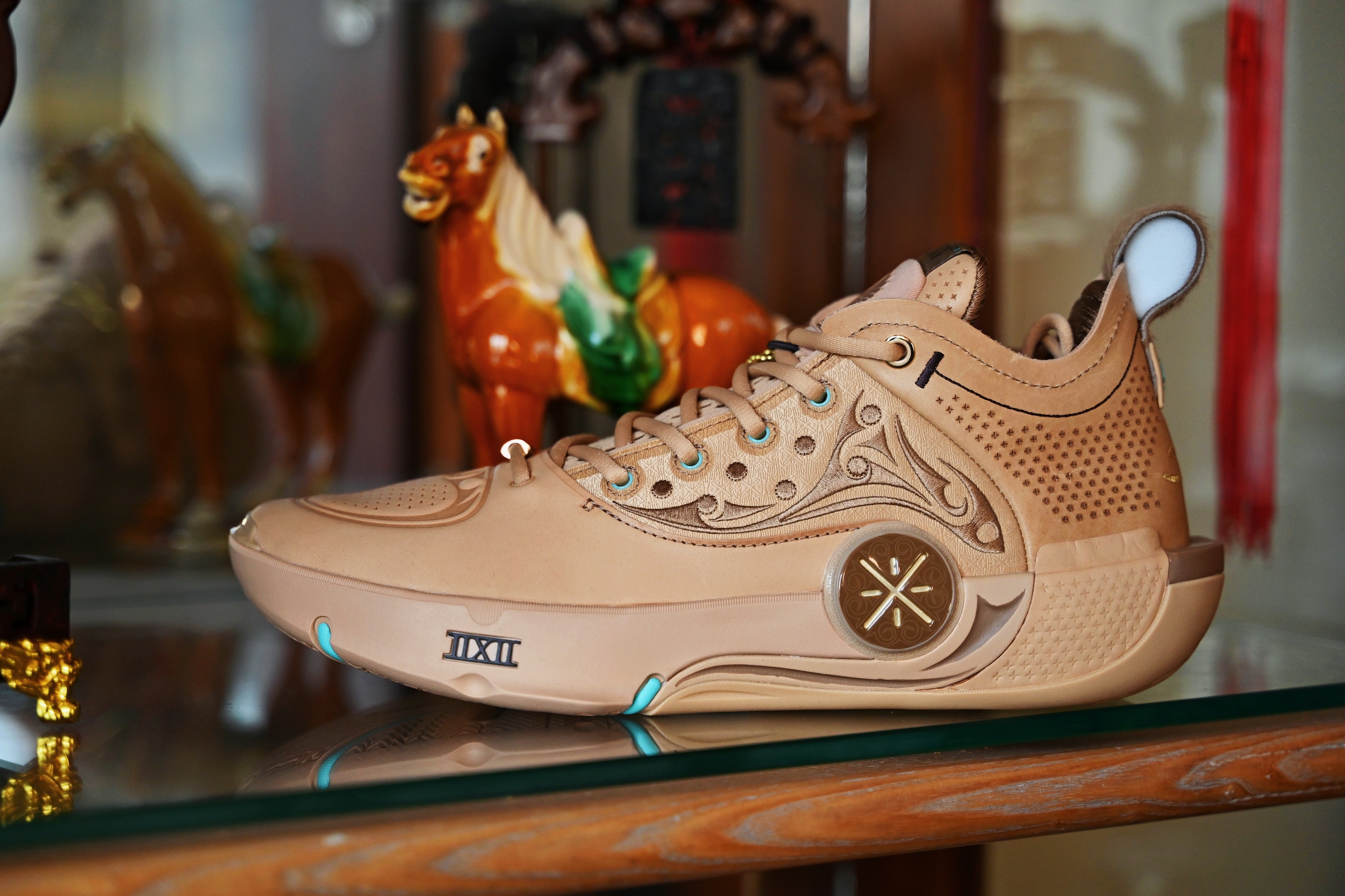 农历马年将要到来 马对于中华文化来说太过广博  耕种 载人 牵拉 战斗 近代更加