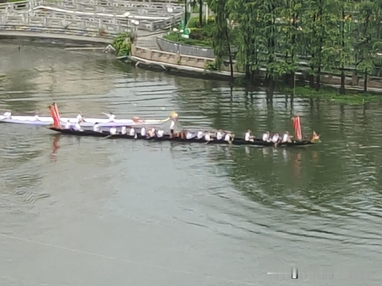 全中国如果说对龙舟的热爱，顺德南海排第二，没人敢排第一，这估计也没人出来扛吧？