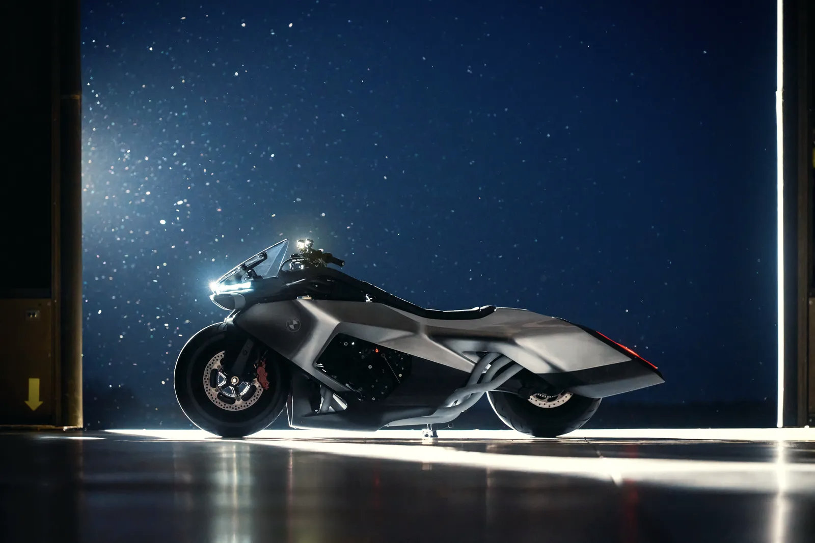 车市热门 BMW Motorrad 宝马摩托 Vision K18 “ 梦幻 ”