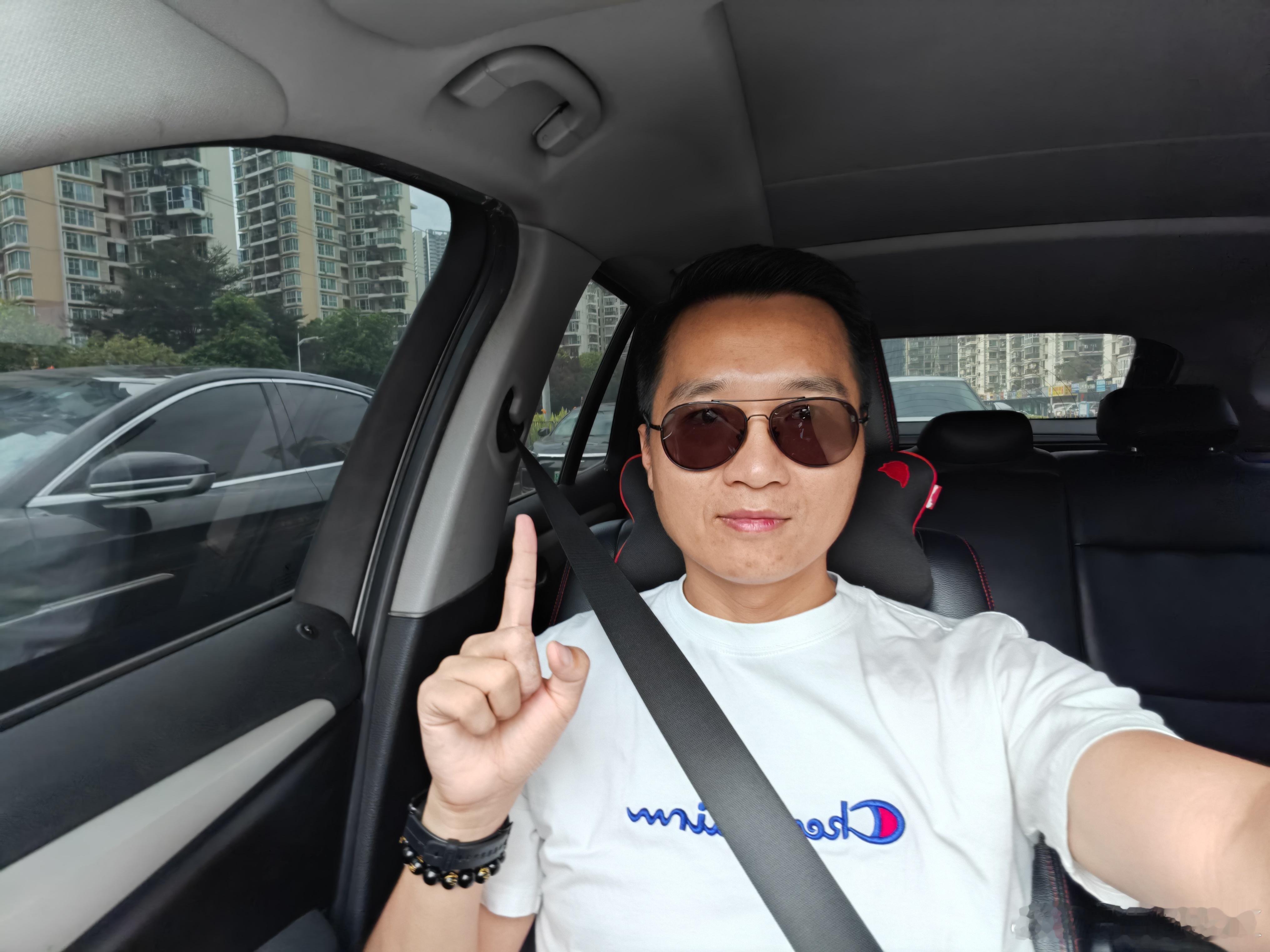 深圳什么时候开始降温？今天还是穿短袖，搬砖的一周开始了！#早上好呀# ​​​