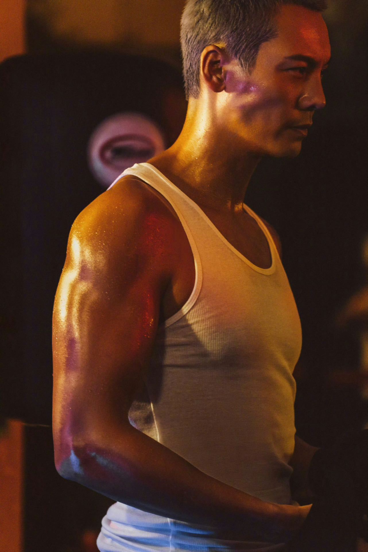 陈伟霆平板支撑挑战陈伟霆也做了平板支撑挑战完全被的平板支撑挑战笑晕了，自己做完还