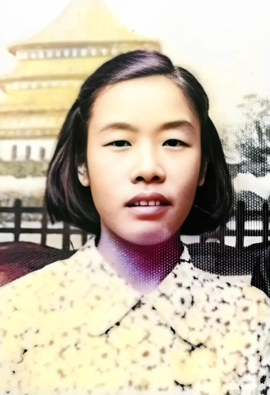 1949年，渣滓洞大屠杀中，盛国玉在枪响前倒地装死，不久，特务进来补枪，还用枪托
