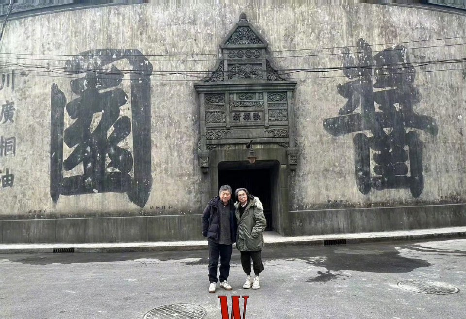 身负才华的大导演，一般都不拘一格，我到是很期待酱园 ​​​