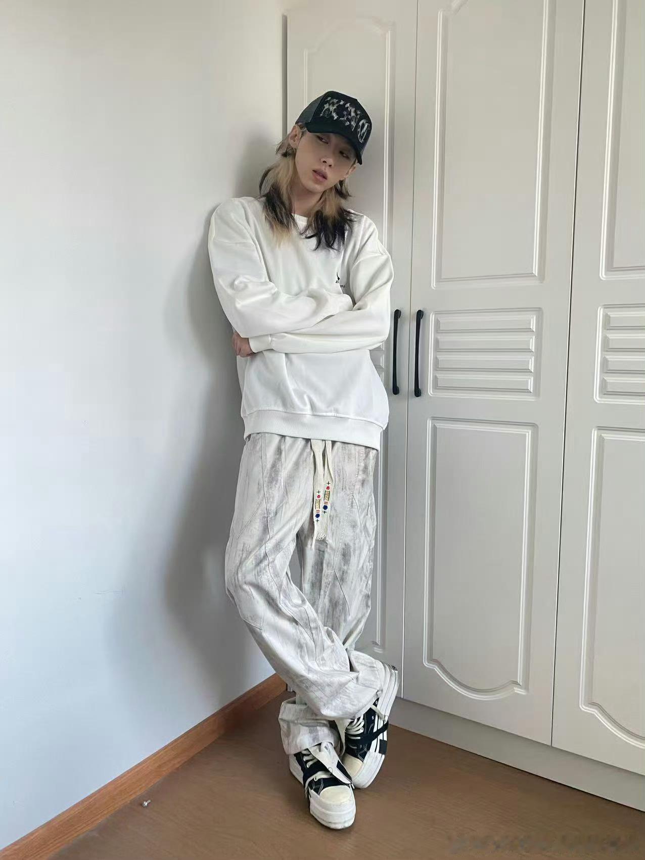没认出来是林染林染长发裙装直播打瓦前创造营选秀成员林染去做女装直播了，一时间没认