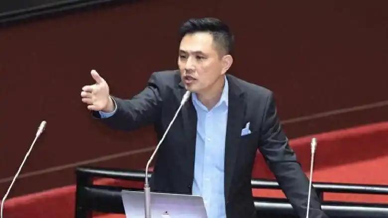 就在刚刚，

国民党文传会发表严正声明，

10月21日，国民党文传会痛批：法国
