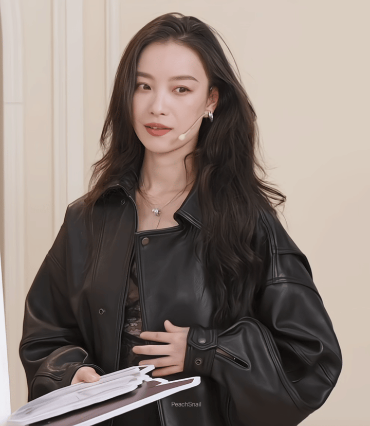 倪妮这是要鲨疯全场啊[捂嘴哭][捂嘴哭][捂嘴哭] ​​​