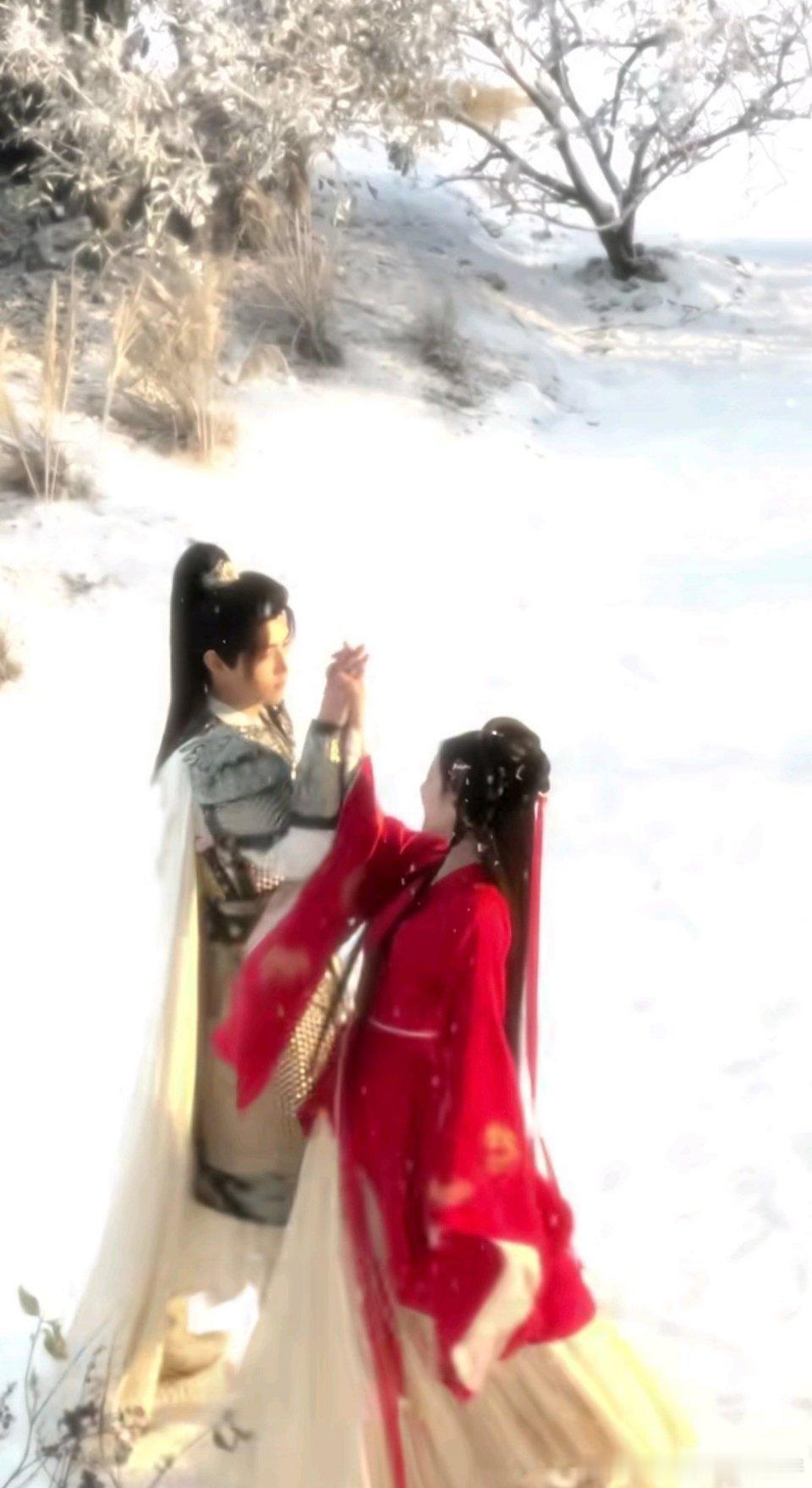 慕胥辞贺思慕段胥雪中舞  迪丽热巴、陈飞宇《慕胥辞》雪中共舞，看的出来陈飞宇的快