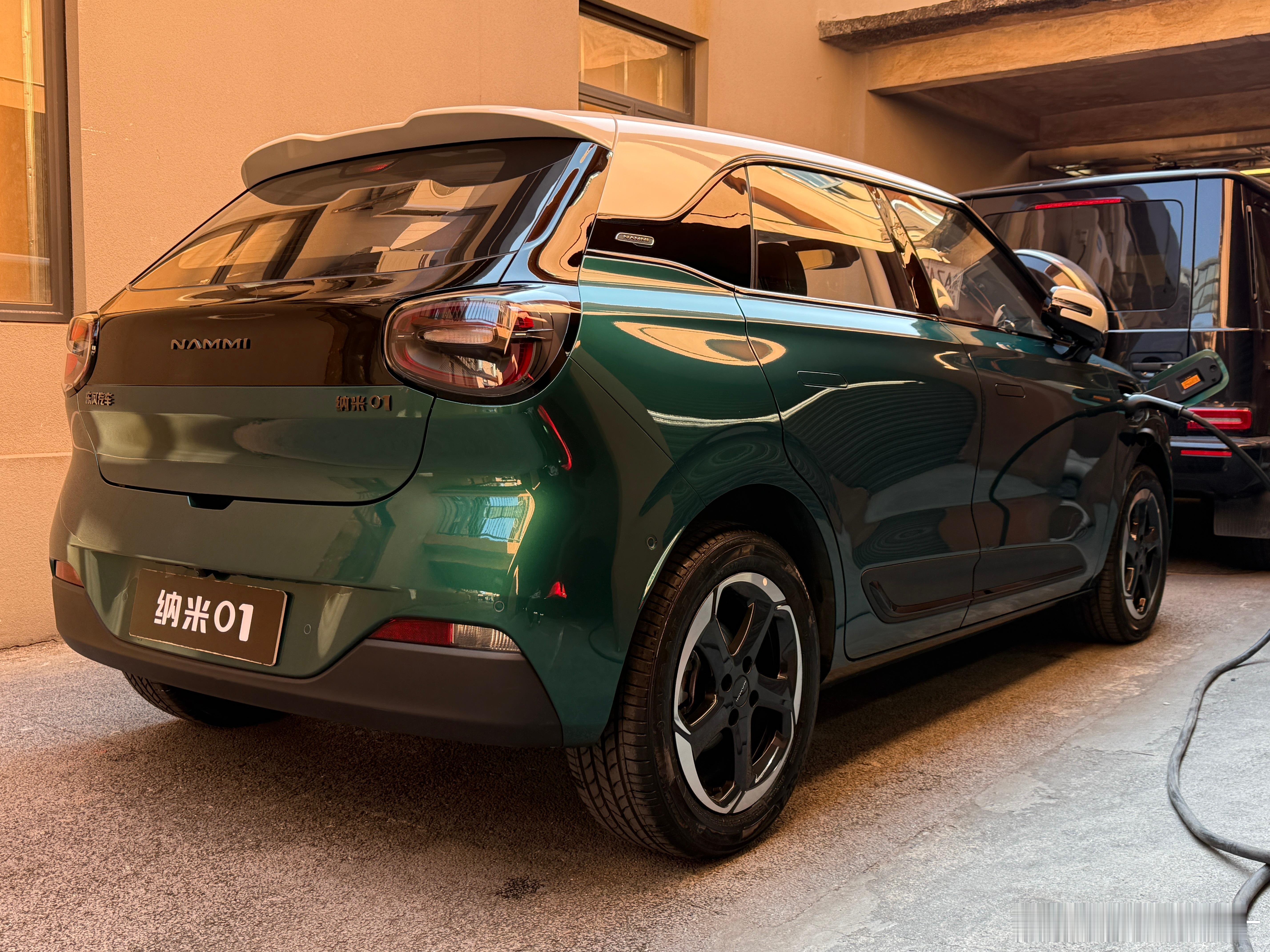 霜霜の日常碎碎念   作为女主持 工作会多几道隐藏繁琐工序  不单单化妆💄还有