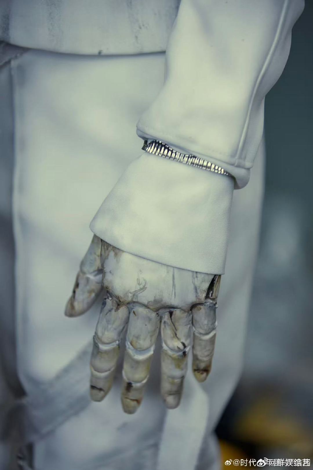 严浩翔分享新歌进度严浩翔给大家看一点点MV剧透严浩翔新歌造型有点东西严浩翔剧透新