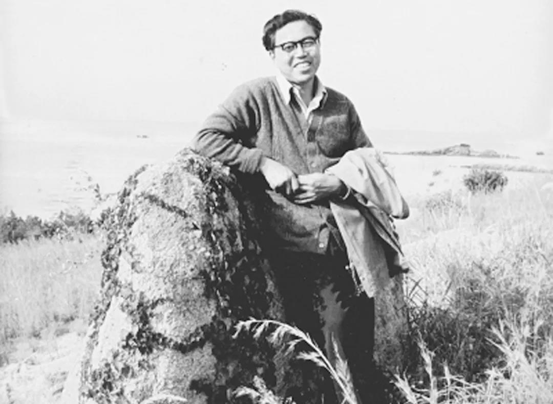 以笔铸红魂！冯德英三花映山河，半生书写胶东烽火
 
冯德英（1935年2月-20