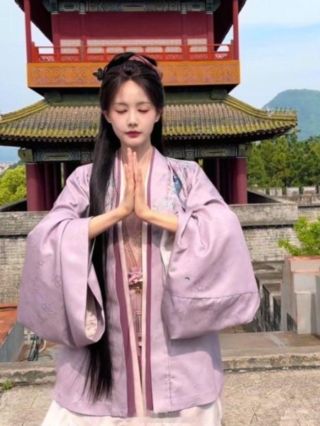 李一桐跳误闯天家毫无偶像包袱 