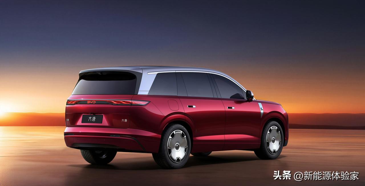 比亚迪3月5日颠覆性技术发布会的新车至少10款，8款纯电，2款混动：

宋Ult