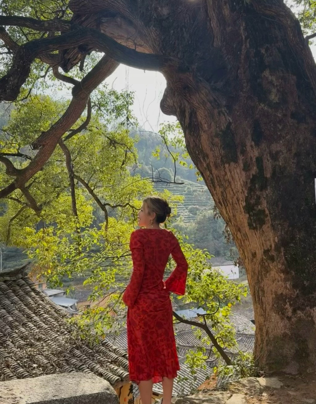 各行各业接入DeepSeek会有啥变化 🍃谁说中年不配当逃兵？ 周五下班把PP