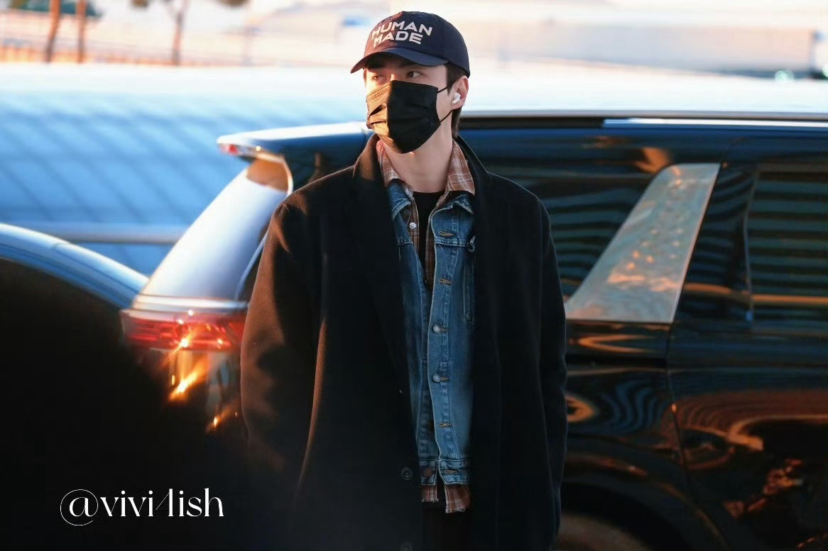 吴世勋出发香港好帅好帅！wwwooo期待吴世勋