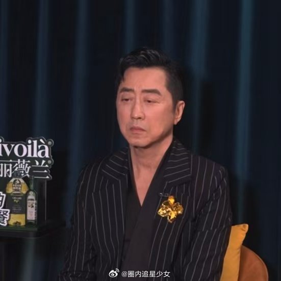 歌手直播歌手赛前视死如归的表情 小窗直击歌手赛前状态，全员神情严肃，舞台势必燃炸