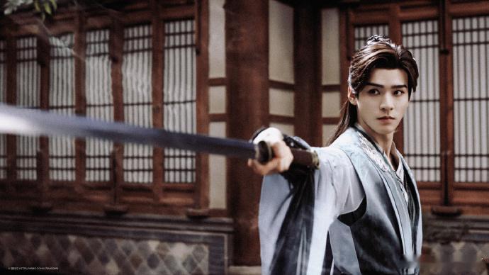 龚俊有这样的核心拿什么输 龚俊让威亚戏有了新的打开方式，花絮里他悬空踏墙时核心绷