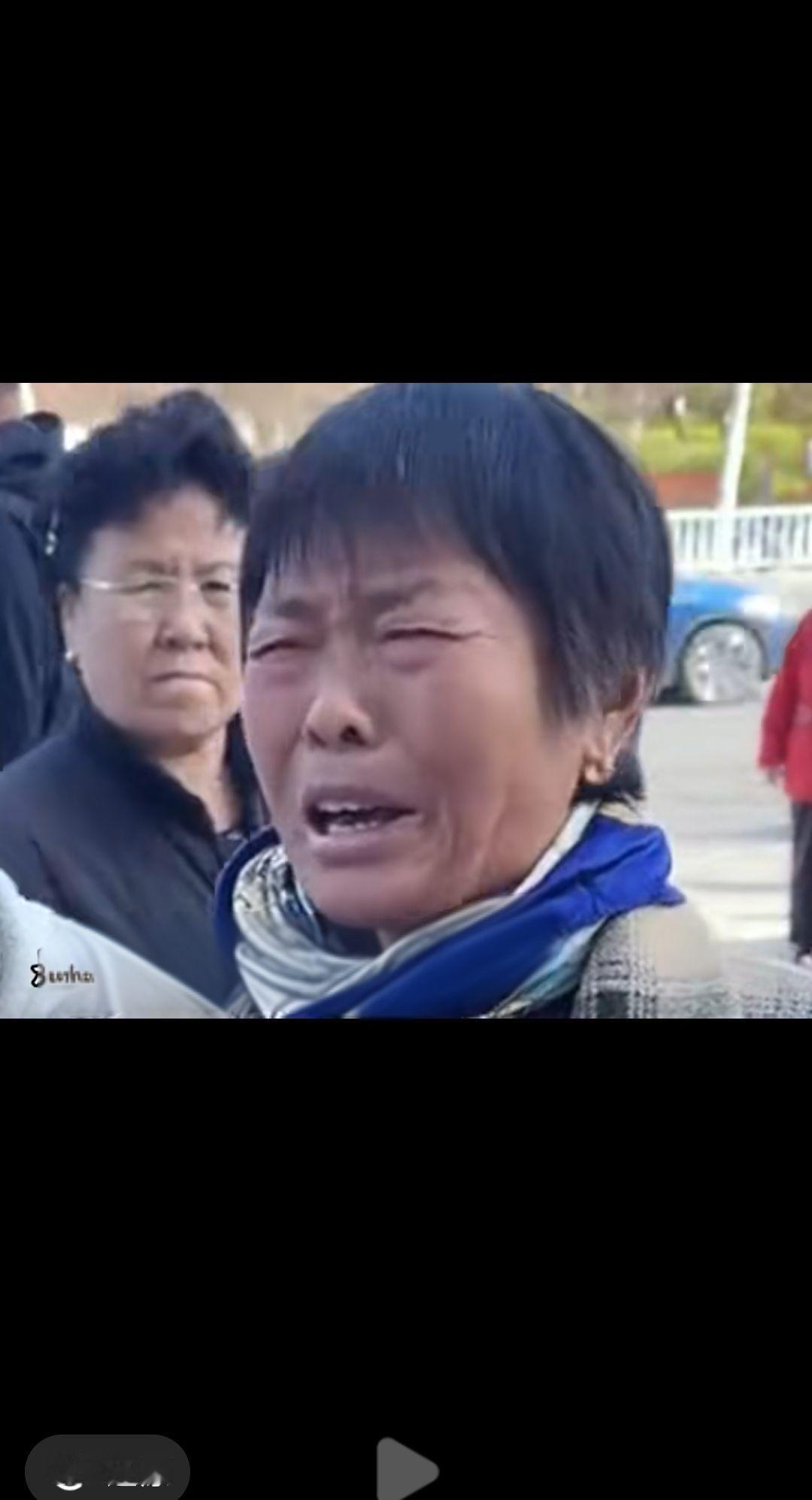 入室抢夺婴儿的曾小孩，在面对死缓判决时破口大骂。
“出来还要弄死你们！”
200