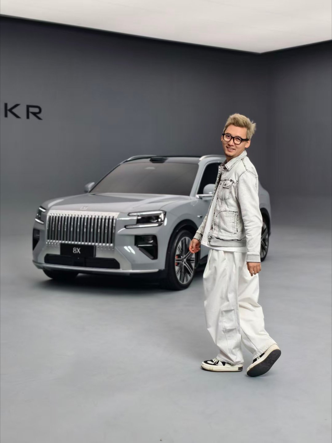 之前的极氪8X 内容好几个平台都爆了，小某书更是该平台极氪8X流量最好的内容，但