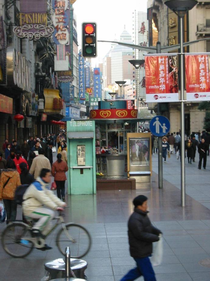 尘封的记忆 - 00年代的上海是城市记忆的重要分水岭，既有质朴的市井烟火，又有国