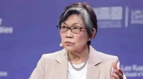 新加坡大使当众说出扎心大实话！不管咱们愿不愿意，全世界早就把中国和美国摆一块看了