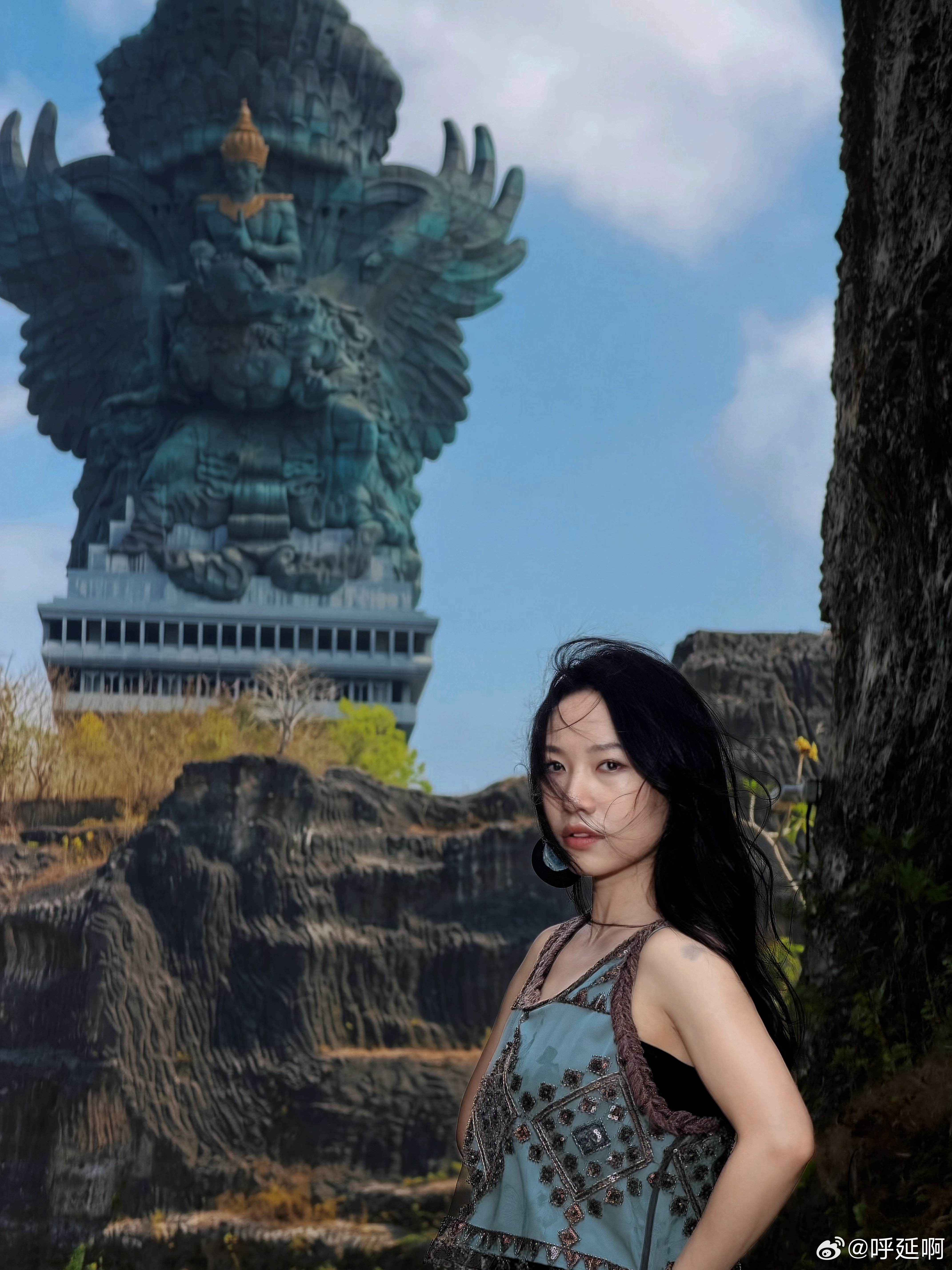 下车一声woc  巨物感扑面而来 ​​​