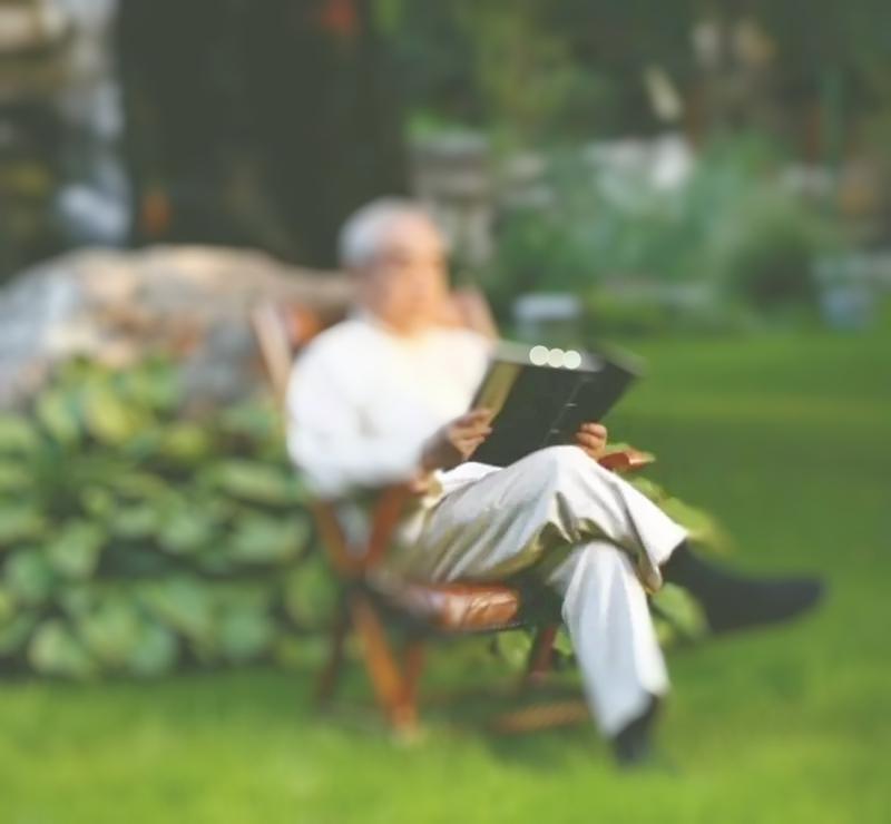 萌姐到底馋的是老范的爱，还是他的金钱、荣誉？

87岁的范老师发布一则声明，宣告