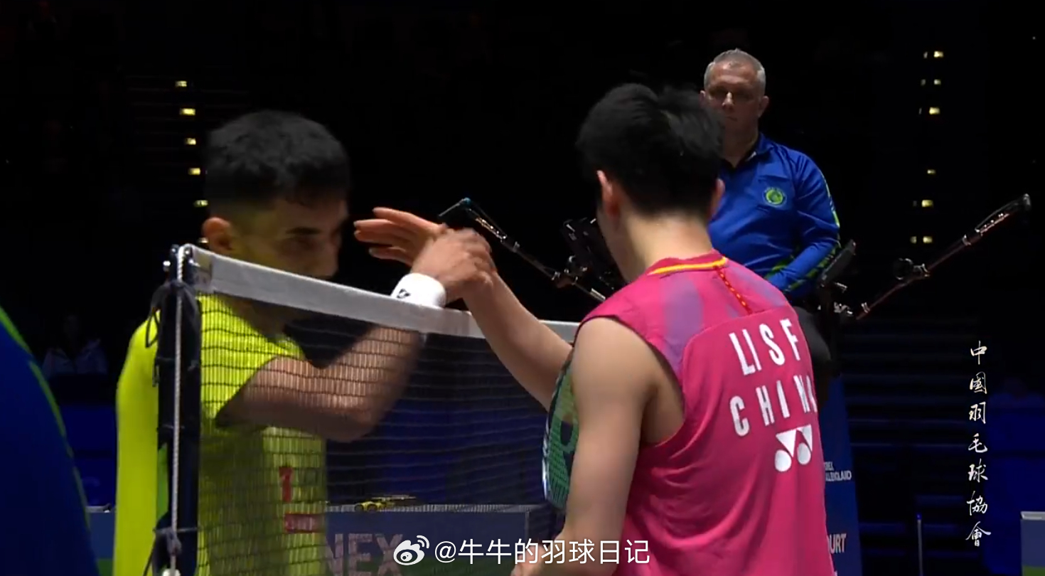 男单 1/4赛 拉克什亚 21-13 21-16 李诗沣(6)2026全英羽毛球