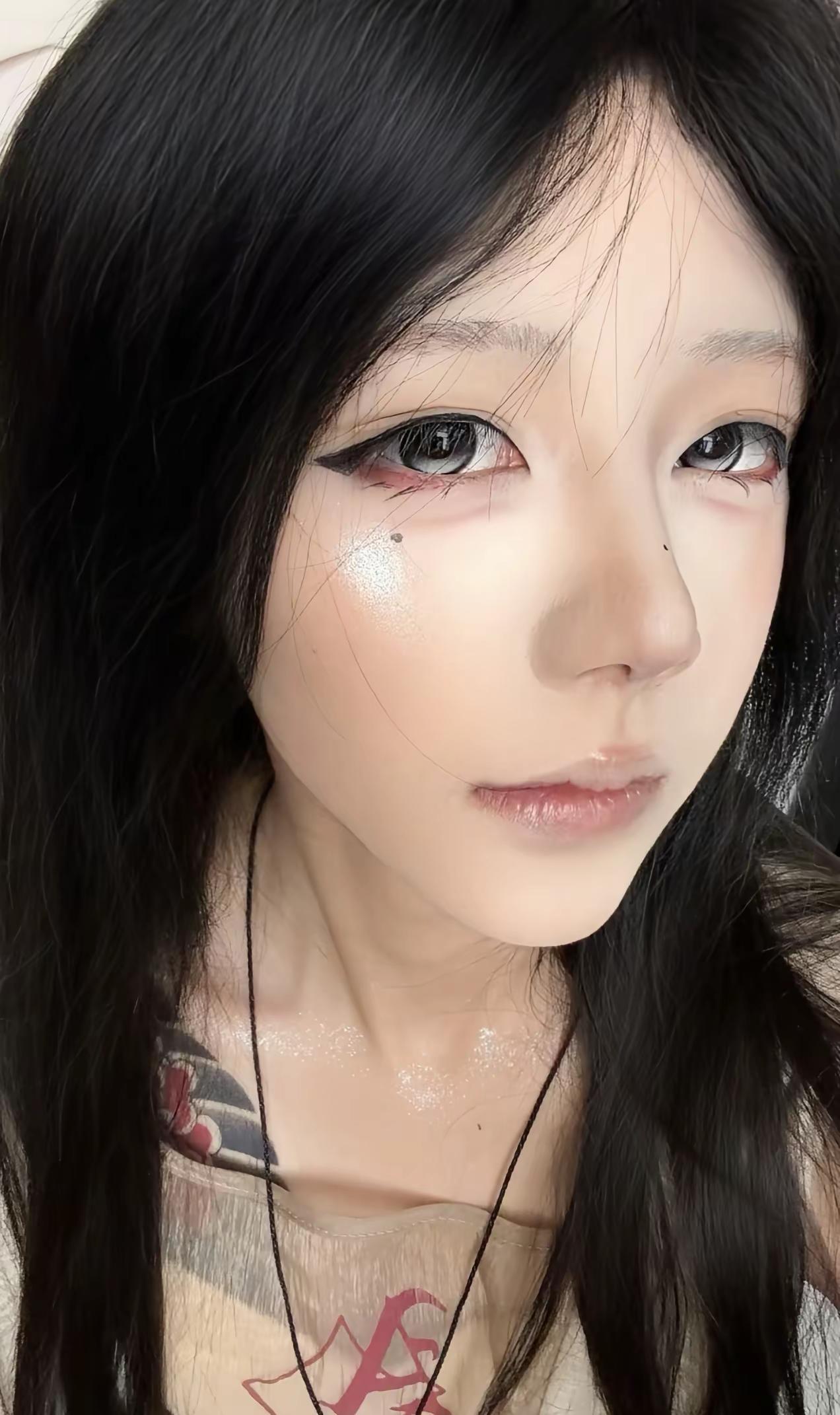 改妆了宝宝。各位美商超好的宝宝快帮我看看还有哪里需要改的给我提提建议！