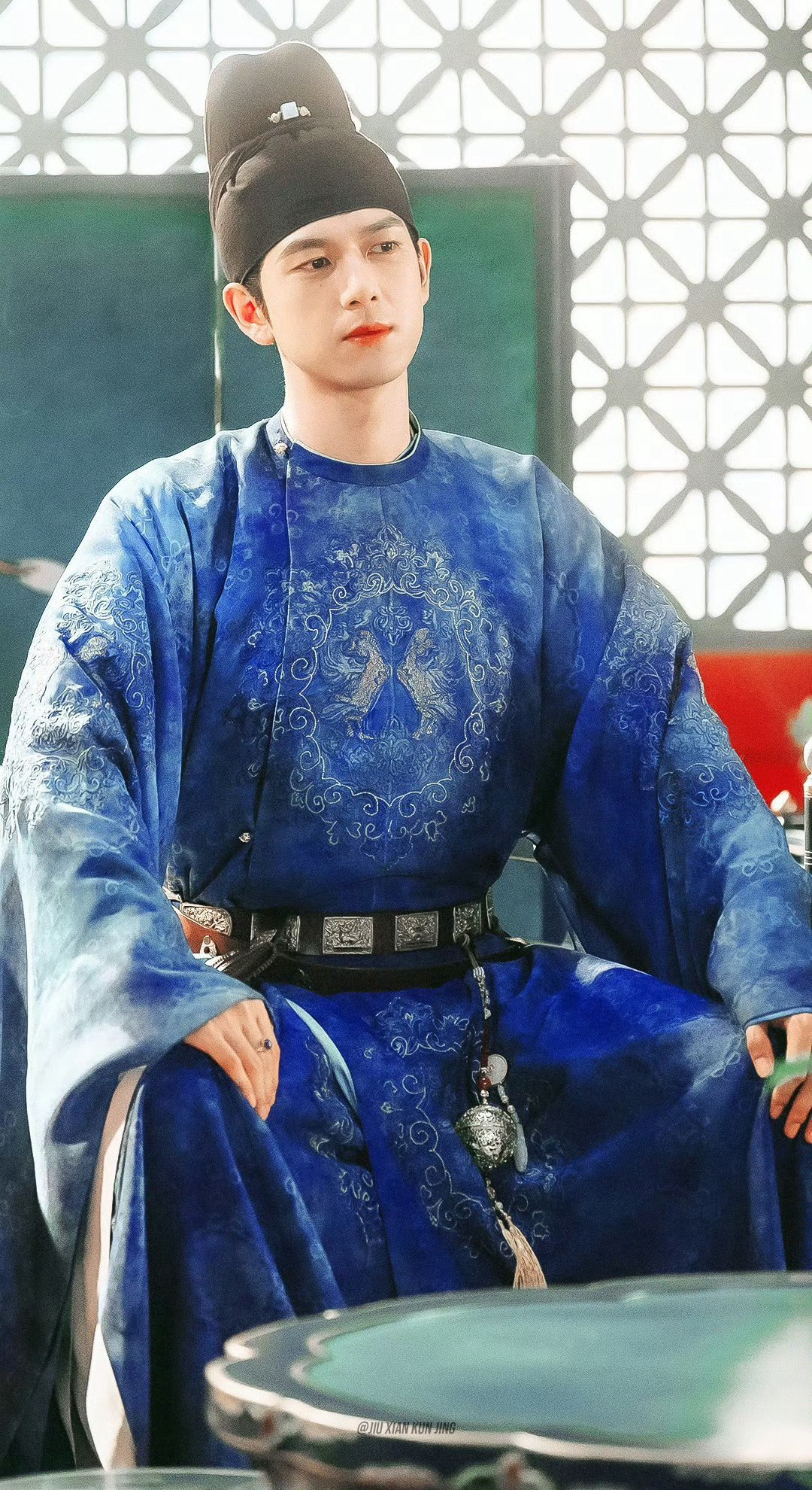 李现国色芳华  lx李现蒋长扬       “所有的等待，都是为了这温暖的相遇。