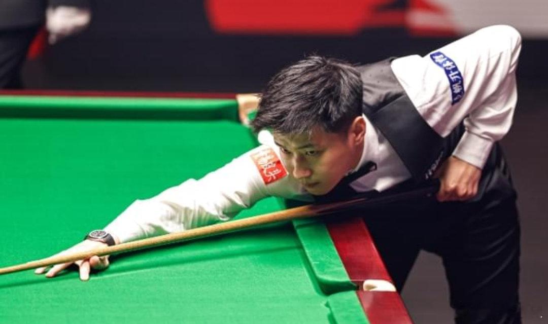 2026斯诺克世锦赛丁俊晖vs赵心童 斯诺克世锦赛中国德比打响！赵心童首局被罚8